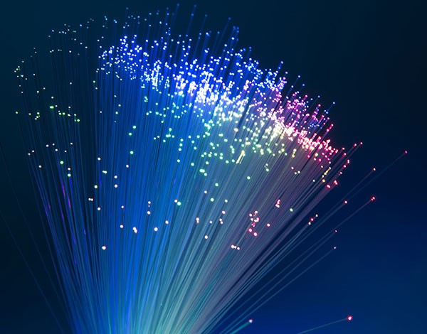 Réseau fibre optique ©Fotolia